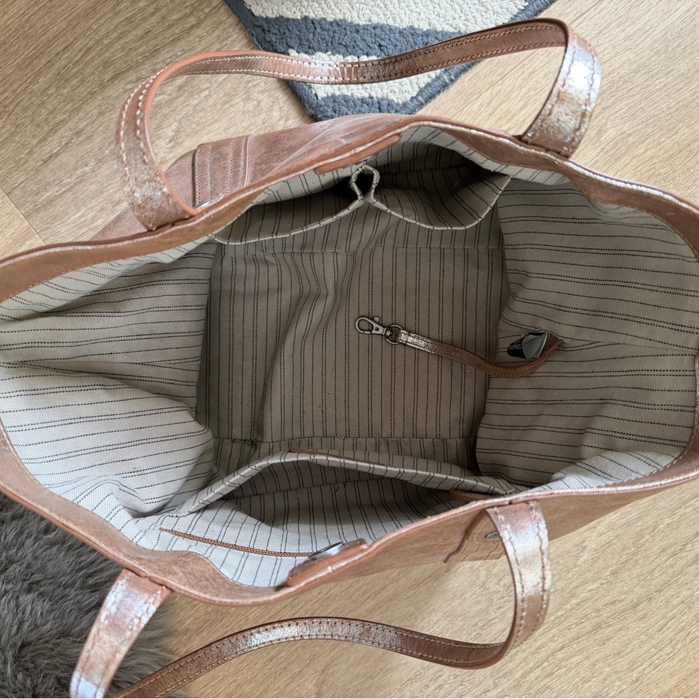 Frye Metallic Tan/Silver Leather Tote Bag - Picture 3 of 9